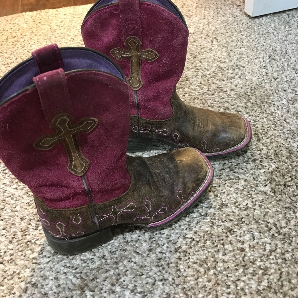 Toddler girls cowboy boots with cross design